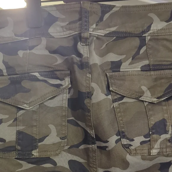 Camouflage Cargo Pants - Picture 7 of 11